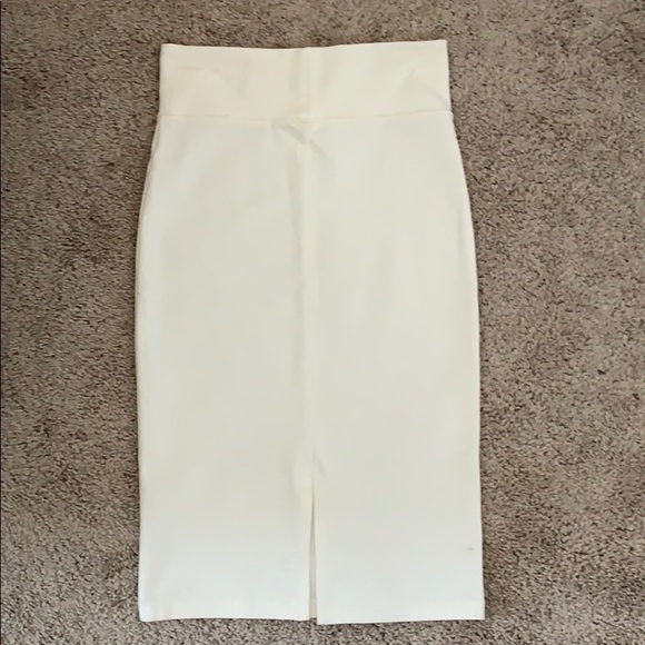 High-waisted Off-white pencil skirt with back slit - Picture 2 of 3